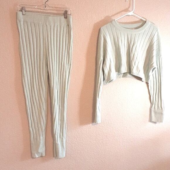 Full Circle Trends Two-Piece Matching Crop Pastel Green Knit Sweater Pant Set L - Picture 1 of 12